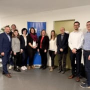 Bild im Bildungsministerium Brandenburg mit Vertreterinnen und Vertreten aus dem Koordinierungskreis "Berufsorientierung"